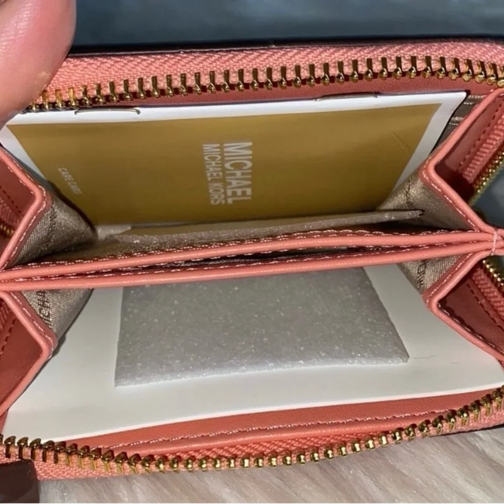 Michael Kors CARMEN/JET SET TRAVEL 2pc Set - Picture 7 of 8